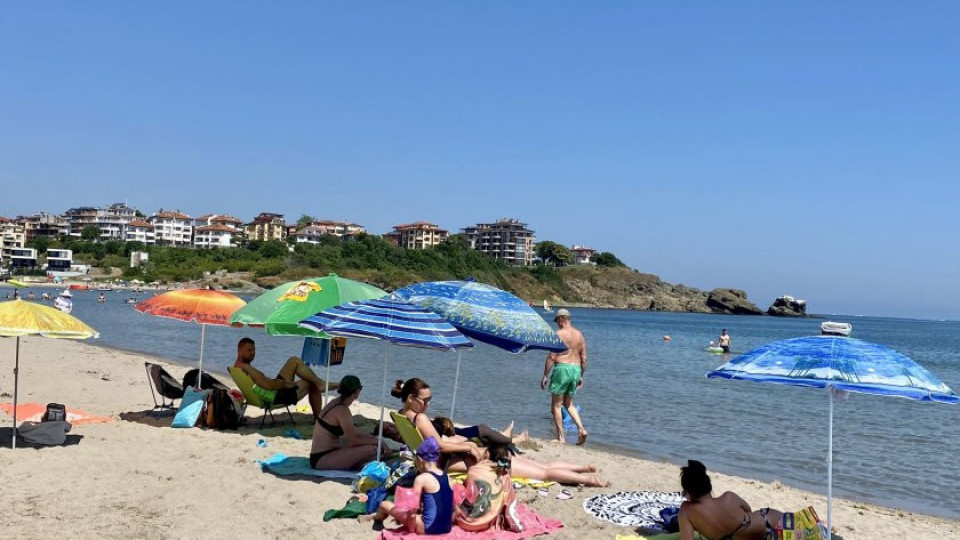В България на море: Вижте какви са цените за чадър и храна