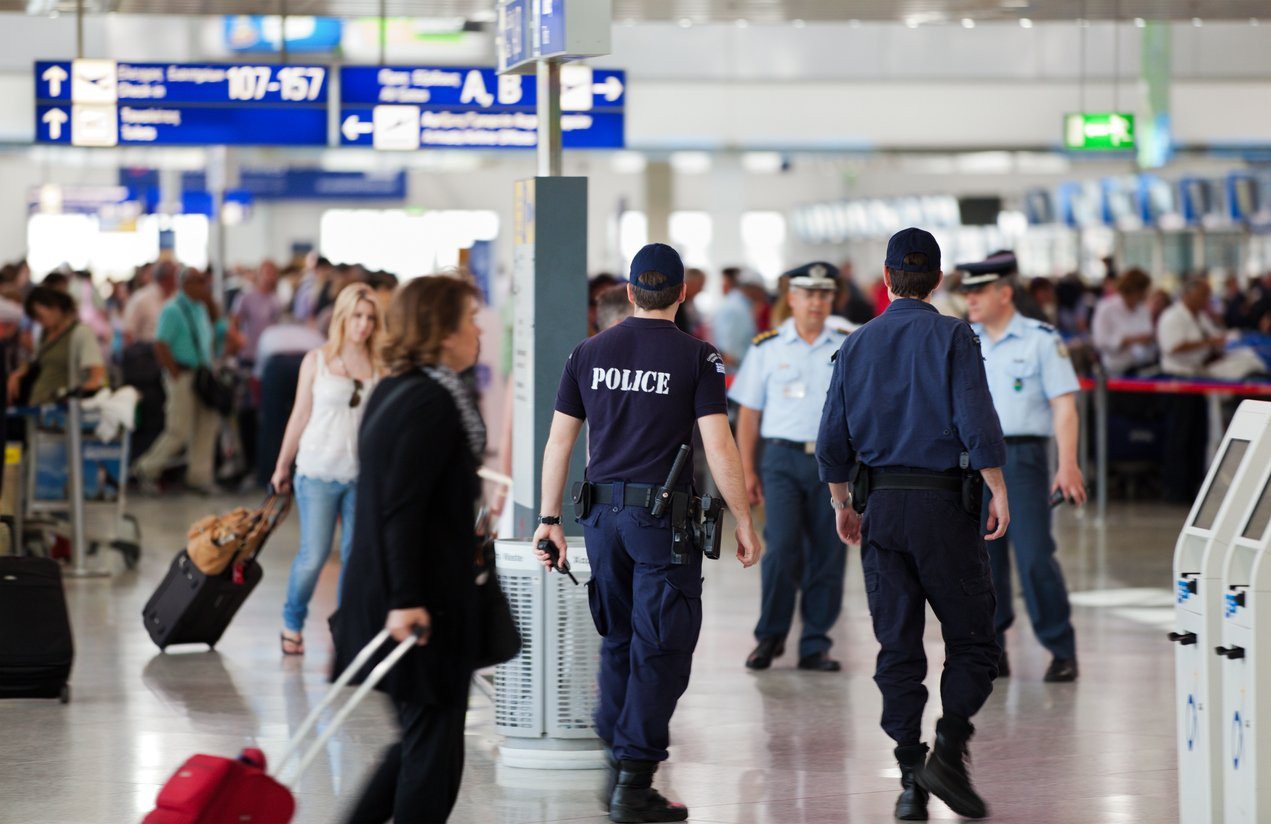 Гръцки медии: Български магнат е спрян на летище в Атина при опит да влезе в Гърция