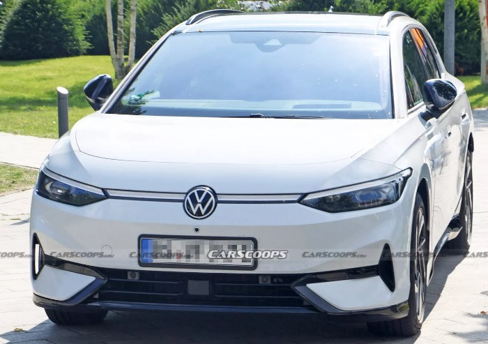 Вижте новото семейно комби Volkswagen ID.7 без никакъв камуфлаж СНИМКИ - Снимка 9