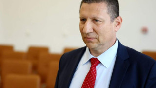 Сарафов развъртя метлата и се фокусира върху прокурорите, прибирали ежемесечни заплати от Пепи Еврото