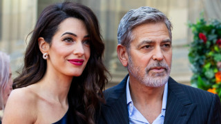 Красивата Амал бие шута на Джордж Клуни