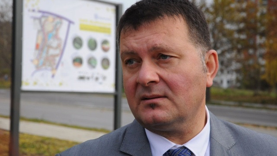 КУРИОЗ: Кмет във Варна метна оставката заради Иван Портних