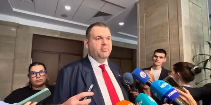 Пеевски: Исканият вот на недоверие към правителството е безплоден, пропиляно време за парламента ВИДЕО