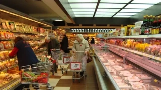 Хипермаркетите не смогват да сменят етикетите на основните храни