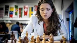 Шах за звездата Белослава – избяга да играе и учи в Щатите