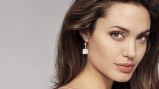 Анджелина Джоли се снима във филм за оперната певица Мария Калас