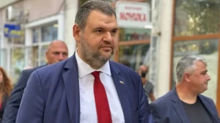 Пеевски: Премиерът да докладва писмено на парламента казуса “Лукойл”