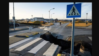 "Улиците избухнаха, а всичко се взриви за миг!" Исландия като след апокалипсис заради вулкан (Снимки и видео)