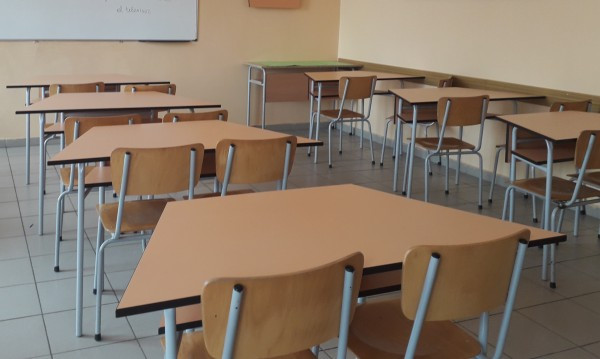 СВИРЕП СКАНДАЛ: 35-годишна учителка се пусна по натура в ОнлиФенс! (подробности + СНИМКИ 18+)