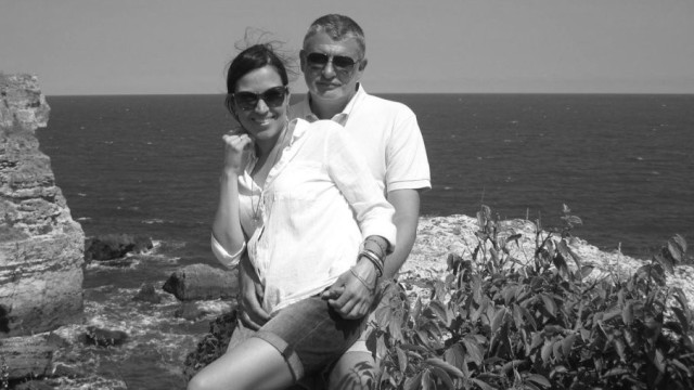 Русев е семеен женен за журналистката и водеща на Преди
