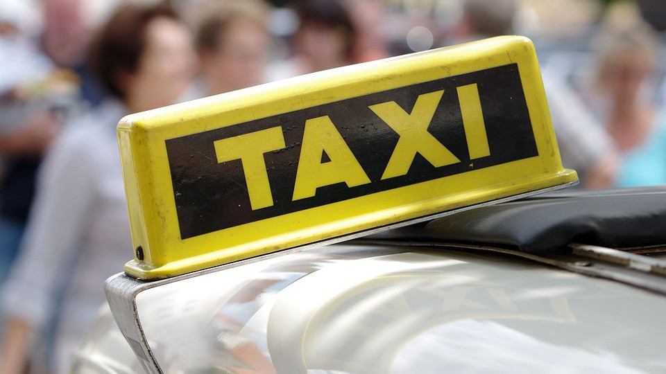 Около 20% от таксиметровите шофьори в София карат с менте книжки