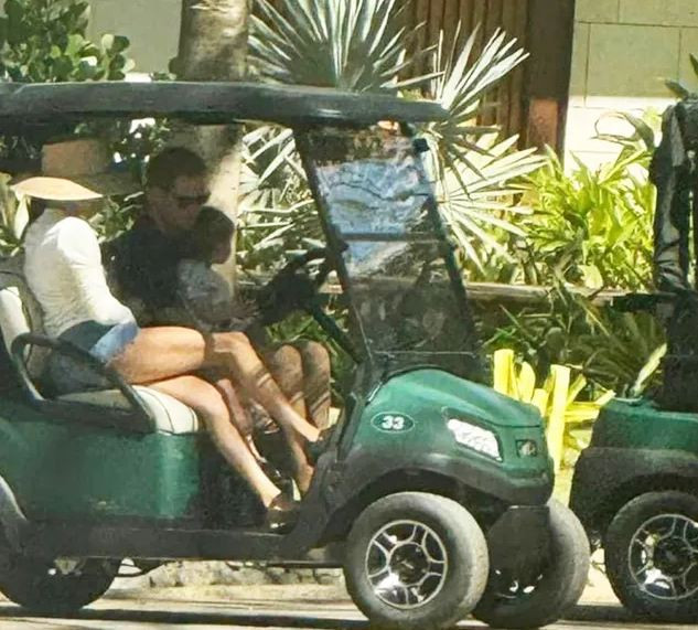 Арчи и Лилибет на курорт:Херцозите на Съсекс бяха забелязани с децата си в Коста Рика (Снимки) - Снимка 2