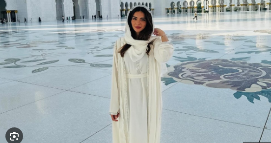Фаталната Мелиса Аслъ Памук се гюздиса като арабска принцеса