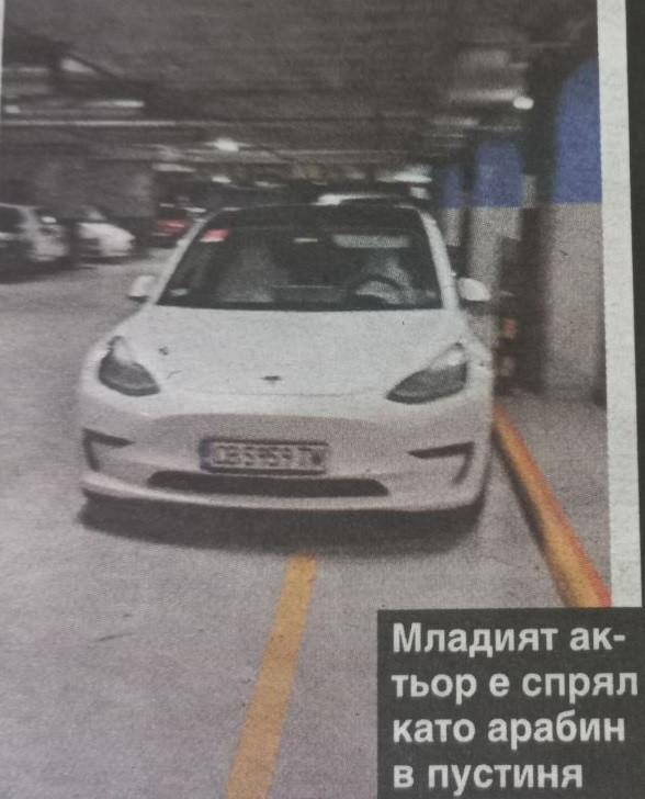 Охраната на столичен мол лепна стикер на автомобила на Наум Шопов „Не паркирай като идиот“ (ФОТО)