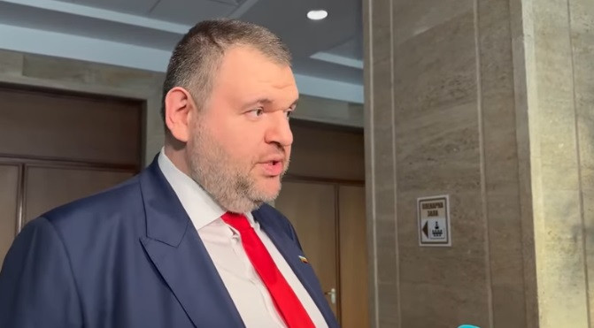 Пеевски отвърна на Радев: Очаквам да си подаде оставката и да го видя на политическия терен 