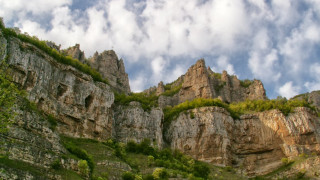 Лакатнишките скали са обявени за природна забележителност чак през 1989 г.