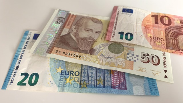 Държавата изготвя черен списък на фирмите, надуващи цените след влизането ни в еврозоната