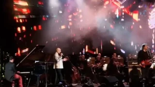 Защо МВР бие с палки на концерт на „Сигнал“