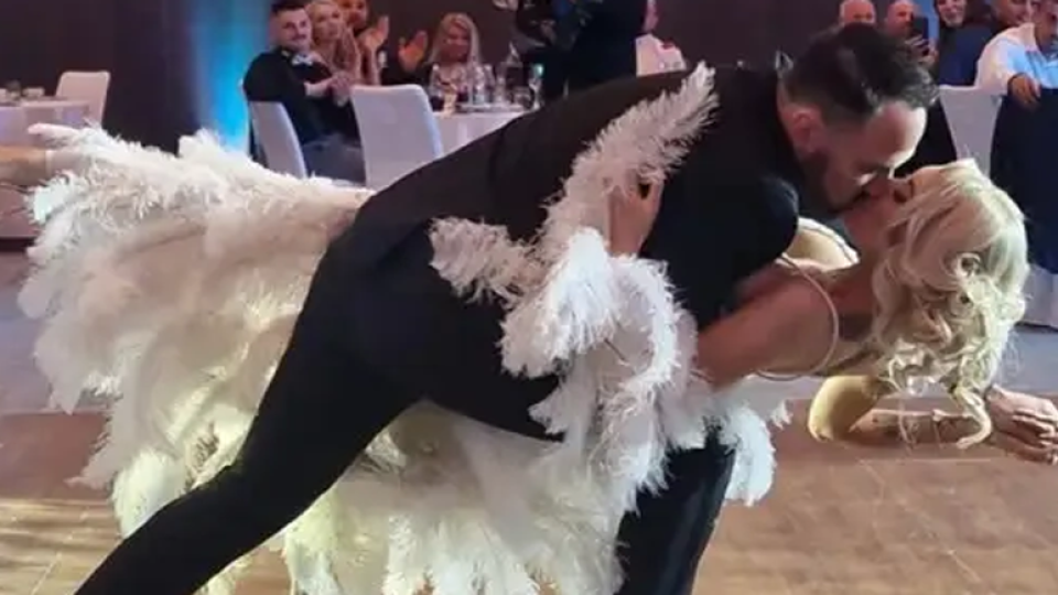 Сватбената рокля на бившата на Рачков взриви мрежата, съсипаха я от критики (ГАЛЕРИЯ СНИМКИ)