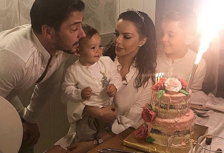 СНИМКА от днес: Галин Вафлата остарял, но по-хубав от Галена! (певицата е заприличала на... ВИЖТЕ ГИ)