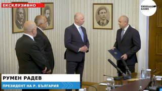 Ексклузивно! Президентът Радев връчи първия мандат за съставяне на правителство на ГЕРБ-СДС! (ВИДЕО)