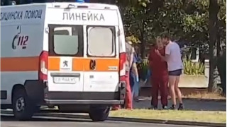 Скандал! Стана ясно защо Явор Бахаров остана без панталони насред улицата