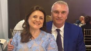 Джейхан Ибрямов опозори жена си, изневери й с блондинка 
