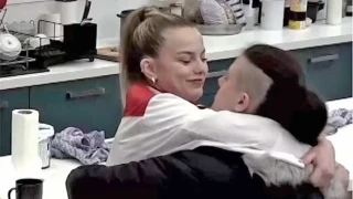 Лъсна скандалната причина за л*сбо любовта в „Хелс Китчън“