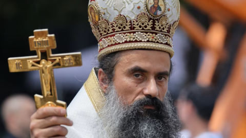 За какво патриархът харчи заплатата си от 12 000 лева?