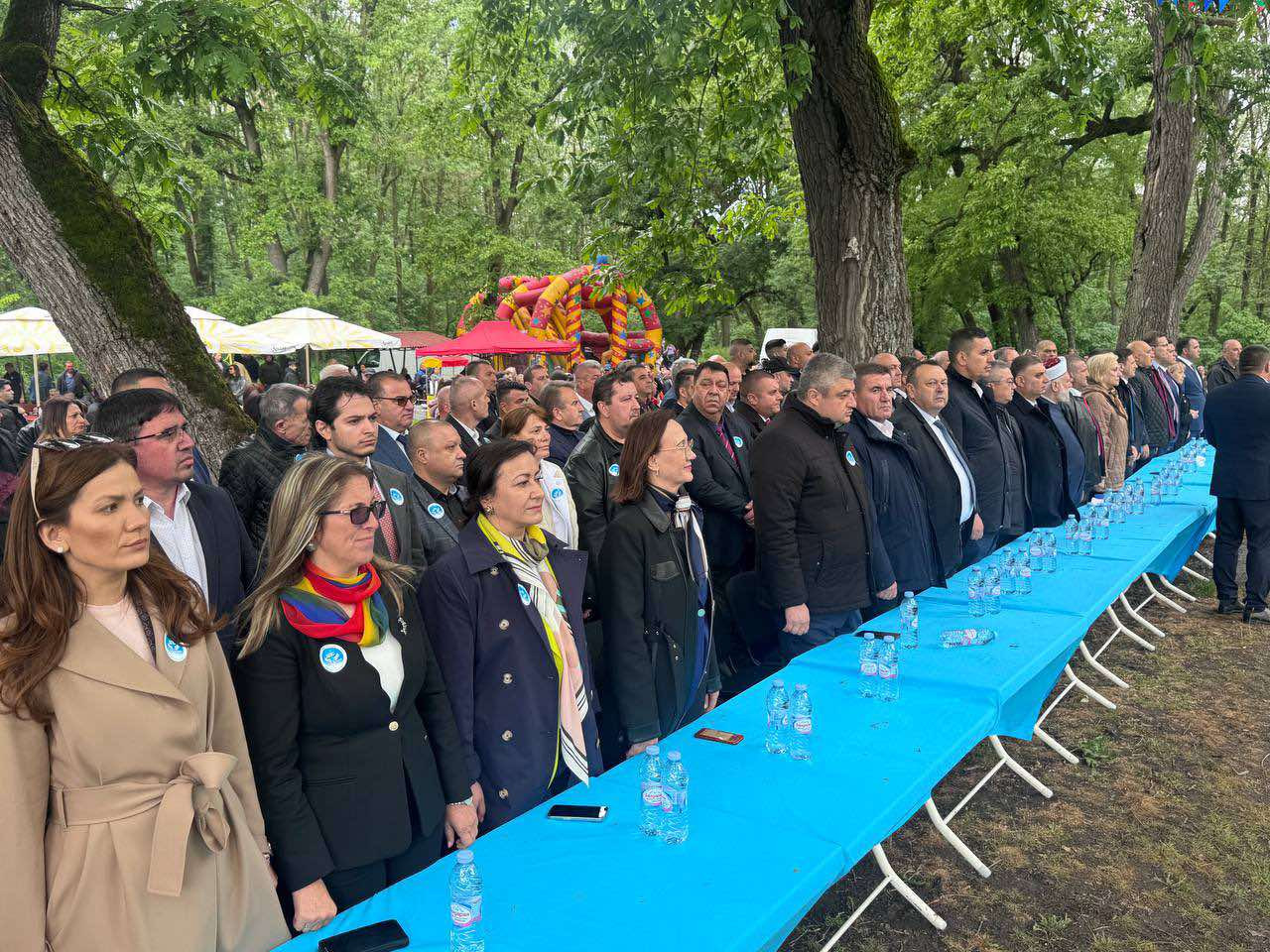 В местността Демир Баба Текке край Исперих се проведе традиционният митинг-събор, по случай годишнината от мирните протести  през 1989 година
