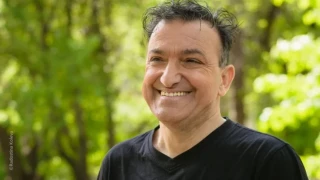 Артистът легенда Васил Василев – Зуека: Годините ми не са чак толкова много, поддържам форма с масажи и ходене