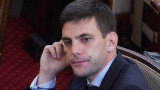 Белгийски прокурори погнаха ПП-депутата Никола Минчев, опъвал се в ложа на Huawei