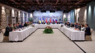 Украински преводач избяга в България по време на преговорите с Русия в Турция