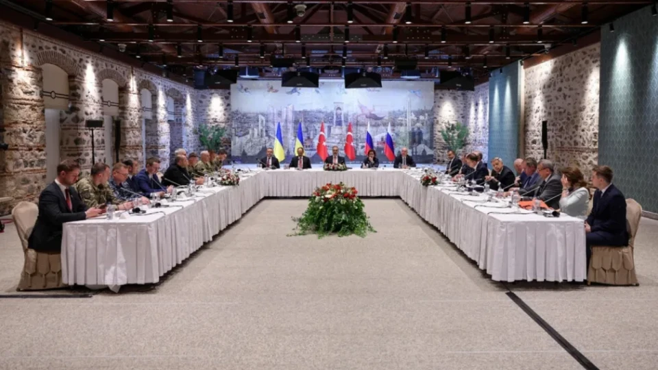 Украински преводач избяга в България по време на преговорите с Русия в Турция