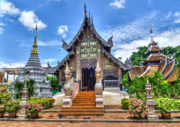 Лято на ръба с TravelLove: Пътувания, които ще те разтърсят 