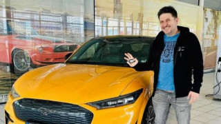 Новият „Мустанг“ на Асен Блатечки буди София