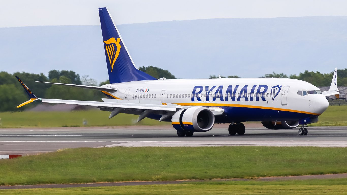 Краят на една ера, но и нова такса: От 12 ноември Ryanair спира хартиените билети