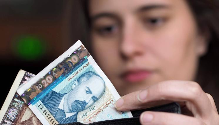 БЮДЖЕТ 2026: Минималната заплата, пенсиите и майчинските скачат, вижте минусите