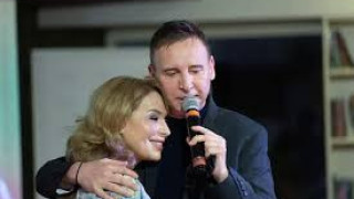 Виктор Калев скочи от сцената заради Мира Добрева! Какво крият двамата?