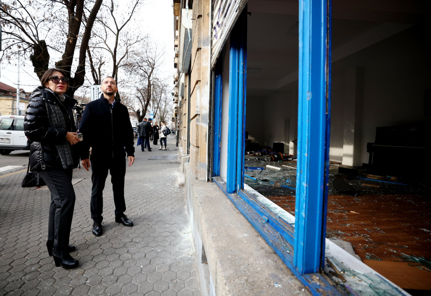 Младежите на ГЕРБ обвиниха Кирил Петков за вандализма на протеста