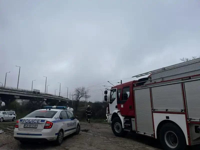 Смъртоносна трагедия във Враца! Труп на дете лежи на релсите Снимки