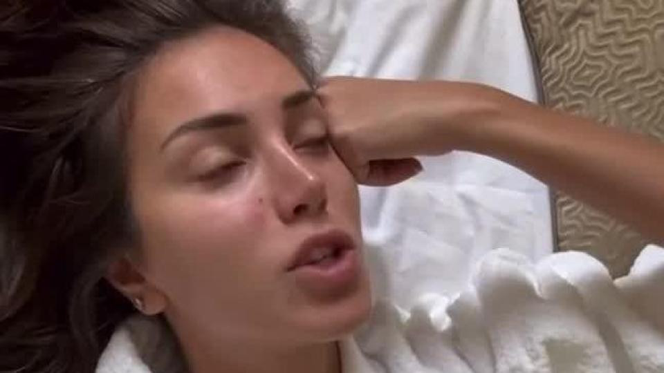 ЯДЕЦ!! Тъпкачи на Алекс Богданска изреваха: Тая иска пари, а в леглото е като умряла! Оргазъм й е чужда дума! (още разкрития)