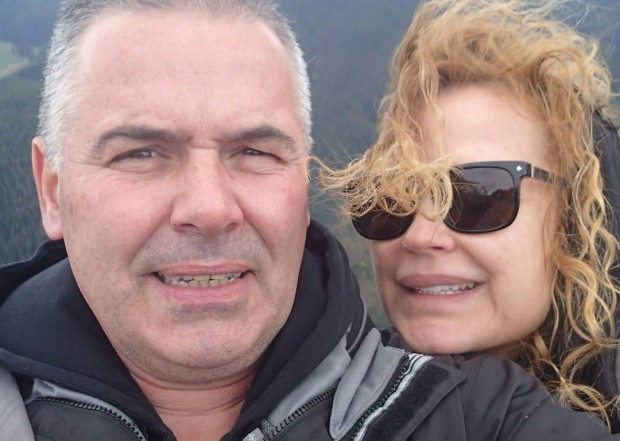ТИГРИЦА!! 68-годишната Аня Пенчева побърква Ивайло Караньотов! (той не поглежда друга, макар да е с година по-млад – ВИЖ ТУК)