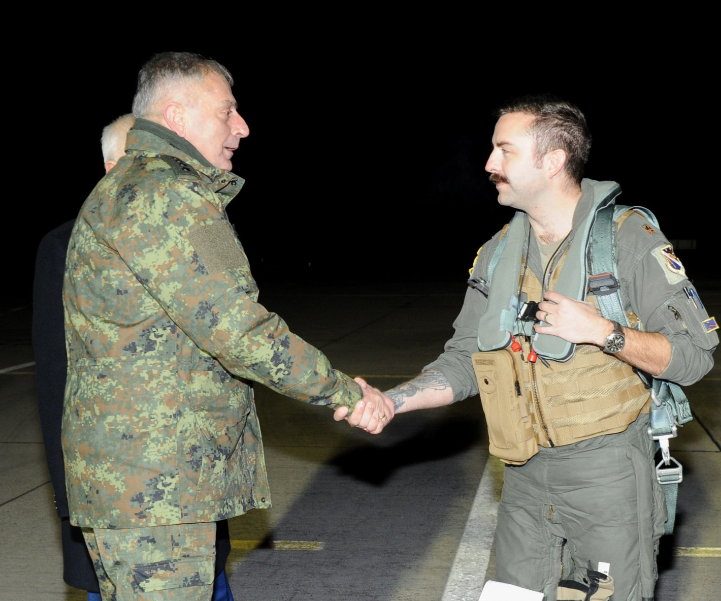 Пристигнаха последните два самолета от първата партида F-16 за България (снимки/видео)