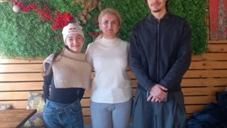 Цолов и Крисия в Сапарева баня за ЧНГ: Състезателят пусна гаджето си по бански от джакузито! (ОЩЕ СНИМКИ)