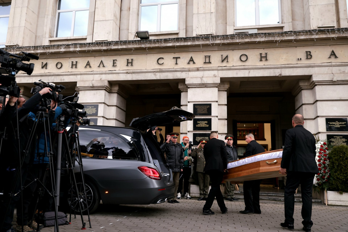 Хиляди се преклониха пред легендата Димитър Пенев (галерия)