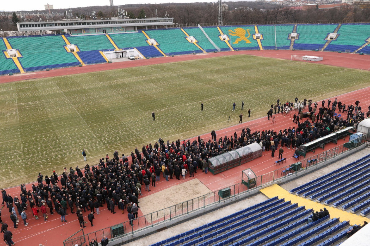 Хиляди се преклониха пред легендата Димитър Пенев (галерия)