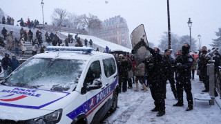 Лед скова транспорта в Нидерландия и Франция, Хърватия обяви червен код за ниски температури