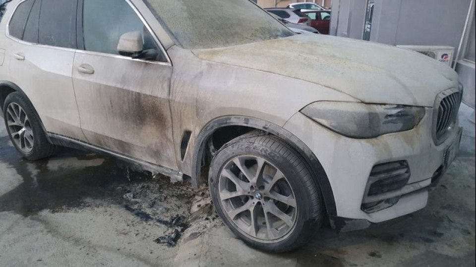 Подпалиха два джипа на семейството на бизнесмен от Благоевград