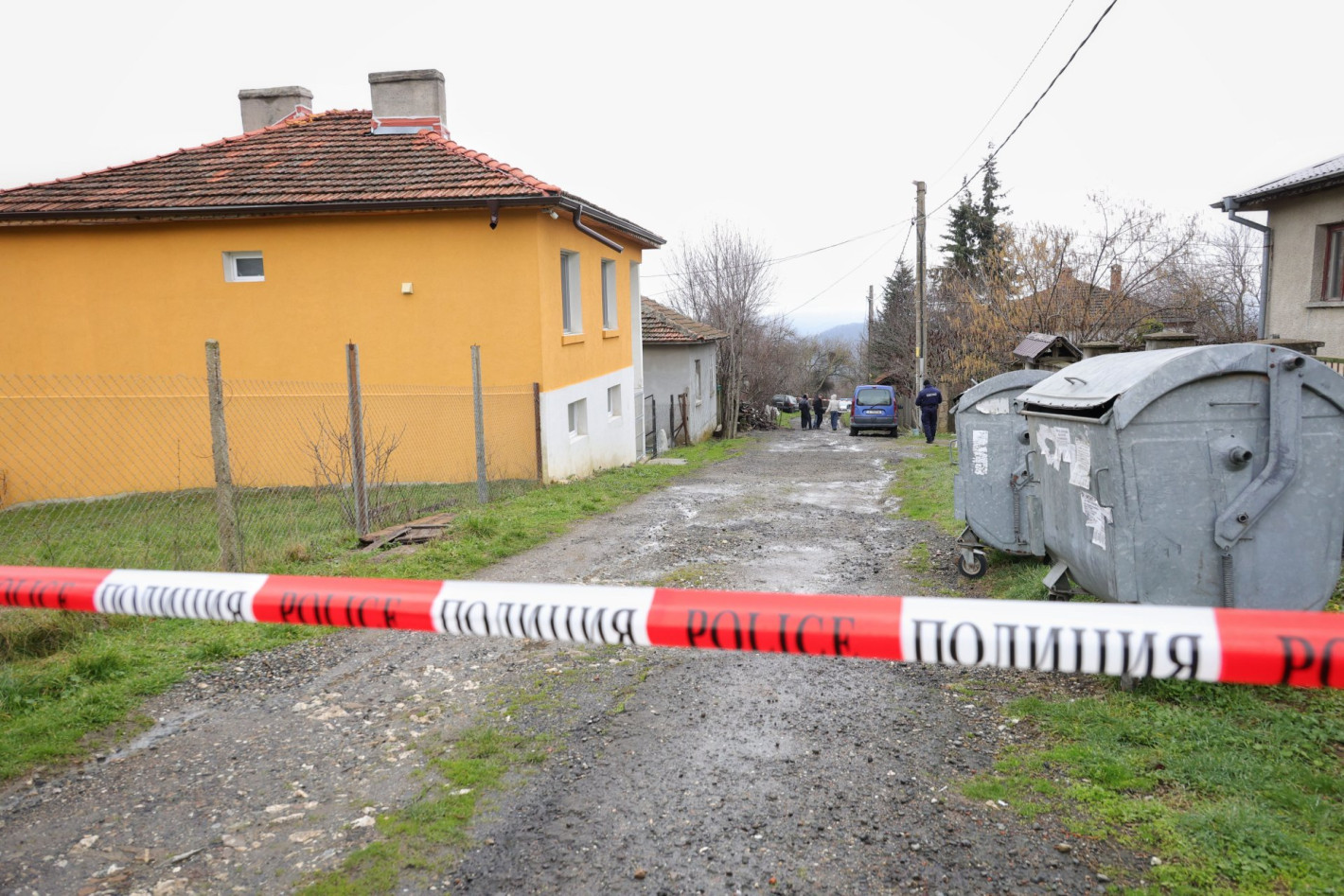 Претърсиха къщата на Ивайло Калушев в село Българи (снимки)